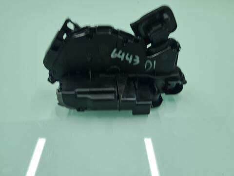 Foto 3ª: Cerradura Puerta Delantera Izquierda Audi Q3 35 TDI ADVANCED 150CV 110KW [DTSB] (2023)