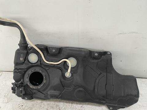 Foto 2ª: Deposito de Combustible Volkswagen Golf COMFORTLINE BLUEMOTION AUT. 150CV (2013)