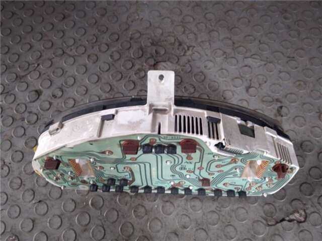 Foto 3ª: Cuadro de Instrumentos Mitsubishi Carisma 1.9 1900 DI-D COMFORT [1.9 LTR. - 75 KW DI-D CAT] [F9Q1]