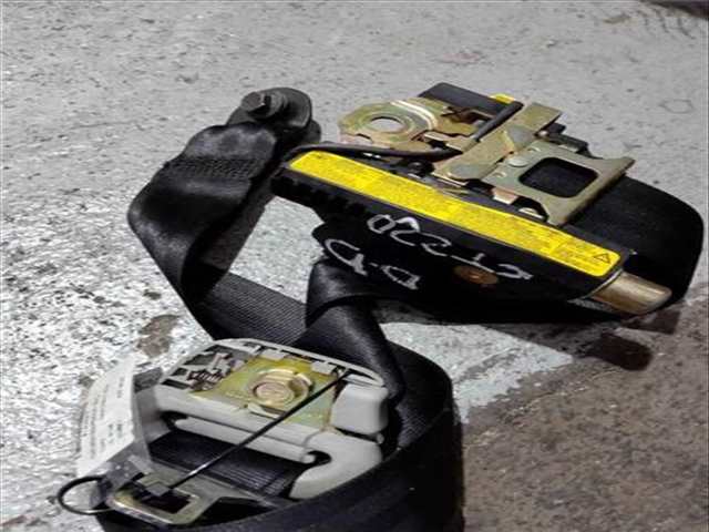 Cinturón Delantero Derecho Toyota Avensis 2.0