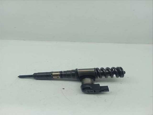 Foto 3ª: Inyectores Volkswagen Passat HIGHLINE 140CV 103KW [BKP] (2006)