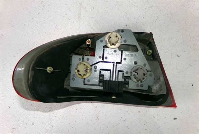 Foto 2ª: Piloto Trasero Derecho Mercedes Clase E 270 2.7 CDI W210,1999-2002 [612961] (2001)