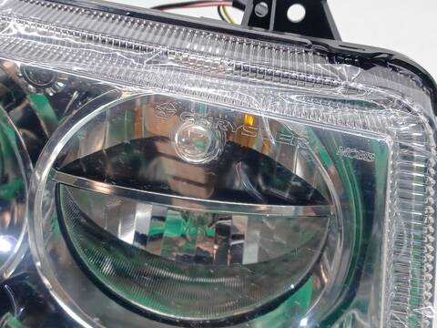 Foto 3ª: Faro Derecho Chrysler 300 2.7 177CV 130KW