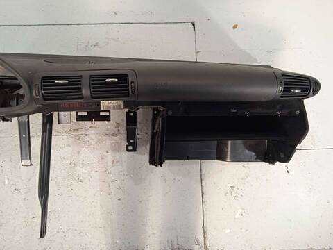 Foto 3ª: Salpicadero Mercedes Clase C 160 2.2 CDI CAT COUPE 150CV 110KW (2006)