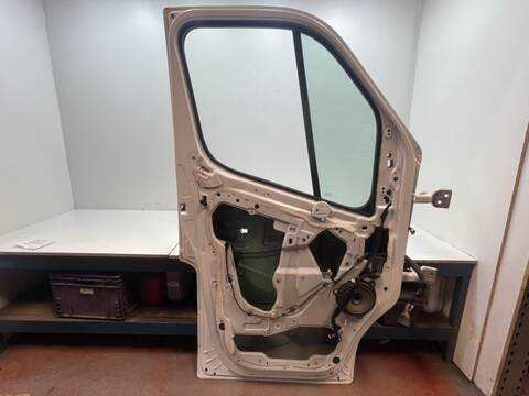 Foto 3ª: Puerta Delantera Izquierda Renault Master M9 T B8 (2015)