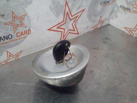 Foto 3ª: Tapa Exterior Combustible Citroen Berlingo 59CV 43KW (1996)