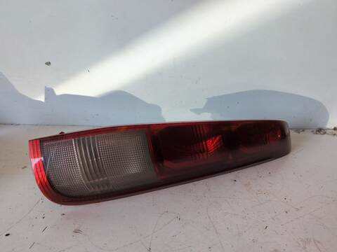 Foto 2ª: Piloto Trasero Derecho Nissan X-Trail COMFORT 2.2 DCI DIESEL CAT 136CV (2001)