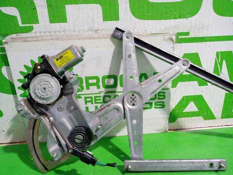 Foto 3ª: Elevalunas Manual Trasero Derecho Kia Sorento 2.5 CRDI 170CV [D4CB] (2002)