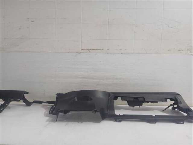 Foto 3ª: Salpicadero Toyota Yaris ACTIVE 112CV [2NRFKE] (2017)