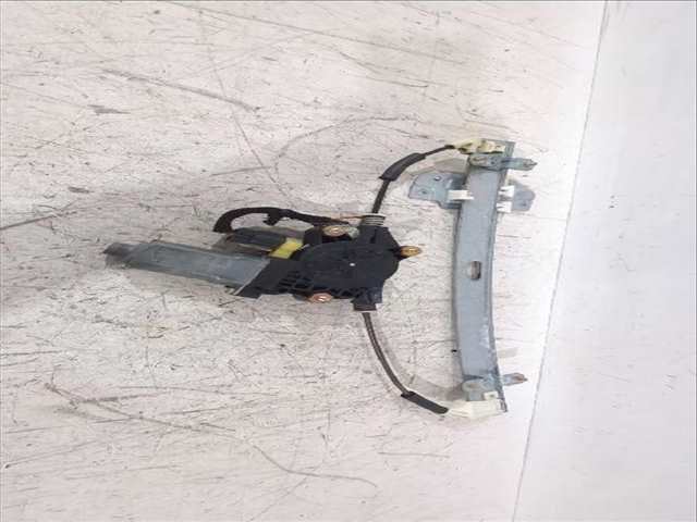 Elevalunas Manual Trasero Izquierdo Kia Rio 1.5 CRDI 110CV