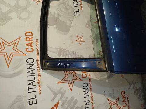 Foto 3ª: Puerta Trasera Izquierda Ford Focus TITANIUM BERLINA 109CV 80KW [G8DB] (2006)