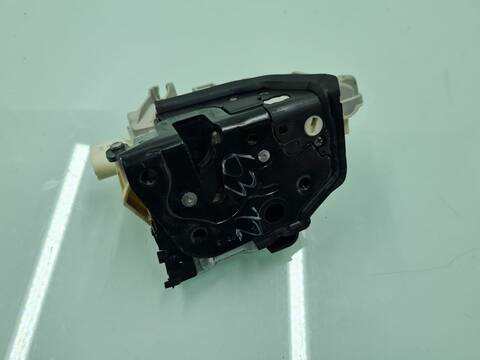 Cerradura Puerta Trasera Derecha Audi Q3 ATTRACTION QUATTRO 150CV 110KW