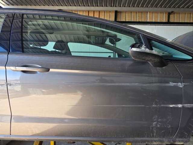 Puerta Delantera Derecha Volkswagen Golf CRKB AUT.