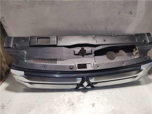 Foto 2ª: Rejilla Delantera Mitsubishi Outlander 2.2 CHALLENGE 2WD [2.2 LTR. - 110 KW DI-D CAT] [4N14]