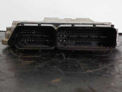 Centralita Motor ECU Volkswagen Passat 1.9 TDI 105CV