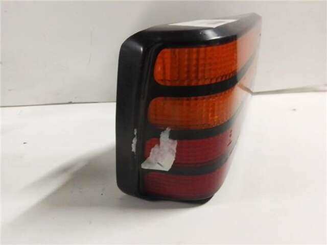 Foto 2ª: Piloto Trasero Izquierdo Ford Orion 1.6 INJECTION [1.6 LTR. - 77 KW]