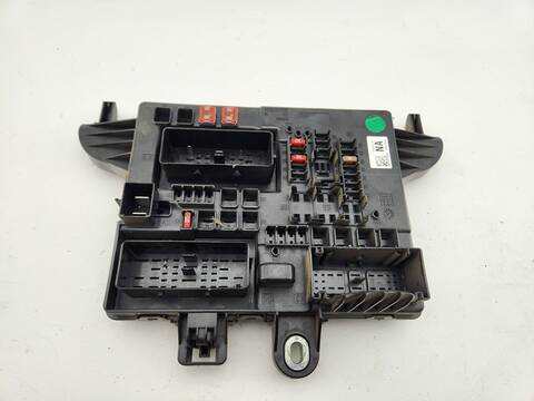 Foto 3ª: Caja Reles Fusibles Opel Insignia COSMO BERLINA 160CV 118KW [A20DTH] (2010)