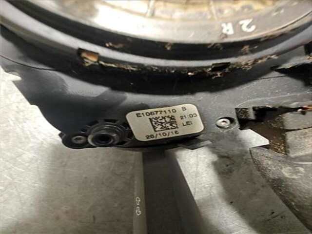 Foto 2ª: Mando Multifuncion Peugeot 308 1.2 STYLE [1.2 LTR. - 81 KW 12V E-THP - PURETECH] [HNZ / EB2DT]