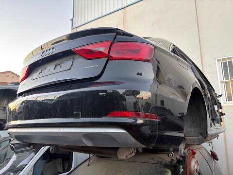 Foto 3ª: Piloto Portón Derecho Audi A3 CRB (2014)