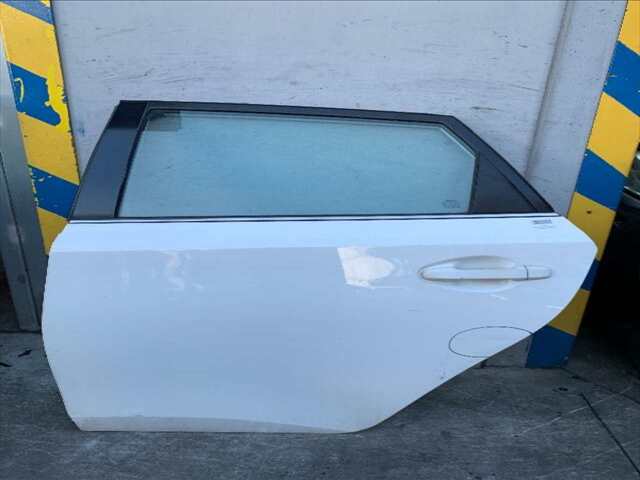 Puerta Trasera Izquierda Toyota Auris 1.8 16V HIBRID99CV - 136CV TOTAL 0CV
