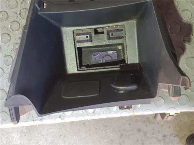 Foto 3ª: Consola Central Renault Clio 1.5 BUSINESS [1.5 LTR. - 66 KW DCI DIESEL FAP] [K9K B6]