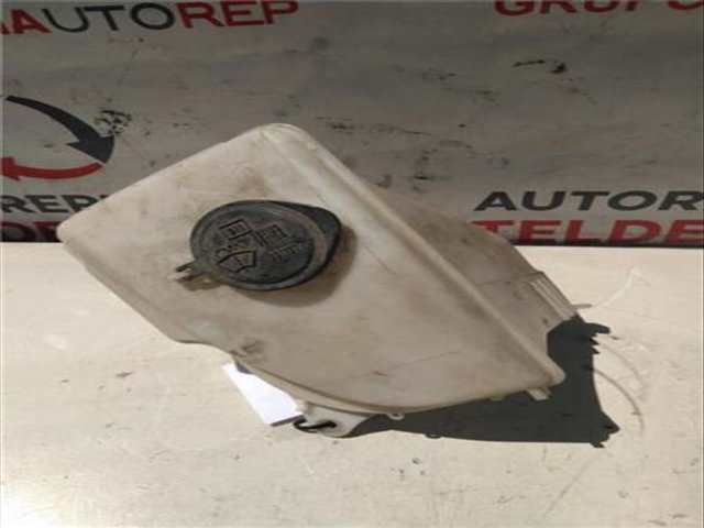 Deposito Limpiaparabrisas Toyota Corolla 2.0