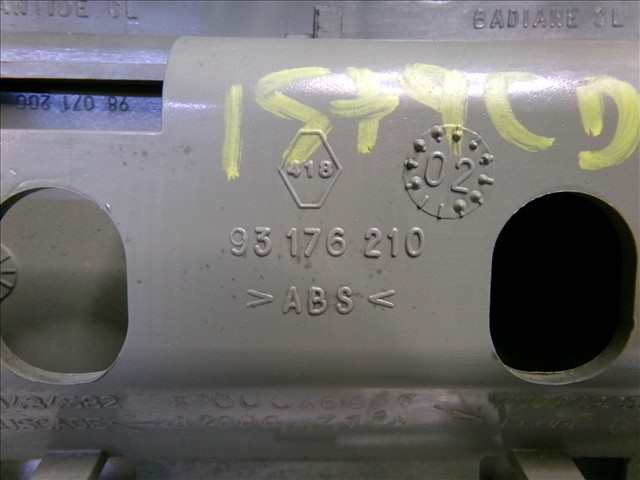 Foto 4ª: Luz Interior Renault Scenic 1.9 DCI 1999-2003 [F9QK7] (2003)