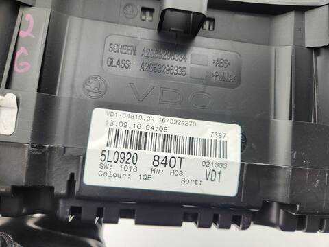 Foto 3ª: Cuadro de Instrumentos Skoda Yeti AMBITION 150CV 110KW [DFSB] (2016)