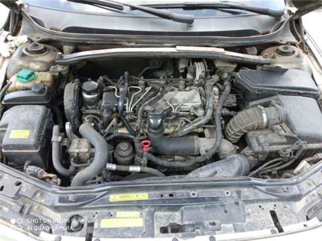 Foto 3ª: Inyectores Volvo V70 2.4 2.5 T AWD - V 70 AWD [2.4 LTR. - 142 KW TURBO CAT] [B 5244 T]