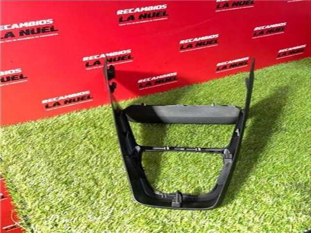 Foto 3ª: Consola Central Renault Express ADVANCE BLUE DCI DIESEL FAP 75CV 55KW [K9K U8] (2021)