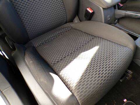 Foto 3ª: Asiento Delantero Derecho Volkswagen Golf CBD (2009)