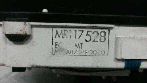 Foto 3ª: Cuadro de Instrumentos Mitsubishi L200 VERSION INDEFINIDA (1996)