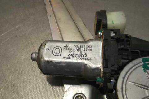 Foto 3ª: Elevalunas Manual Trasero Derecho Mitsubishi L200 2.5 DI-D CAT 167CV 123KW [4D56] (2008)