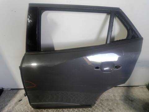 Foto 2ª: Puerta Trasera Izquierda Peugeot 2008 1.2 PURETECH 100 101CV 74KW [HNK (EB2ADTD)] (2024)