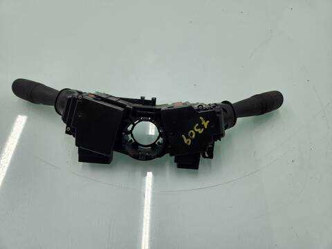 Foto 2ª: Mando Multifuncion Toyota Hilux DOBLE CABINA DLX 4X4 149CV 110KW [2GD] (2022)