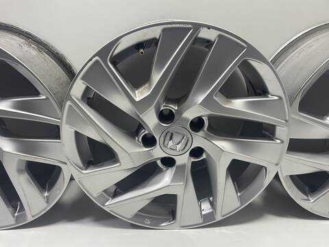 Foto 3ª: Juego LLantas Honda Crv 16A4 RE) (2016)