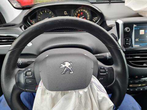 Volante Peugeot 208 TECH EDITION 102CV 75KW