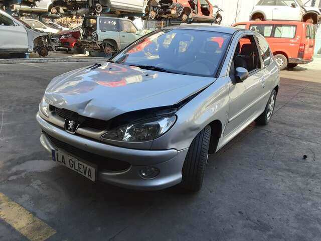 Caja Reles Fusibles Peugeot 206 1.4 16V 88CV 0CV