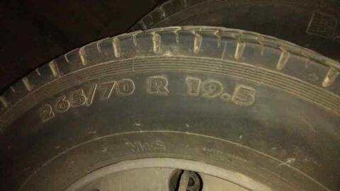 Foto 3ª: Neumatico Volvo Camion 6.0 TD TRUCKS FL612 [4TD6A210] (1999)