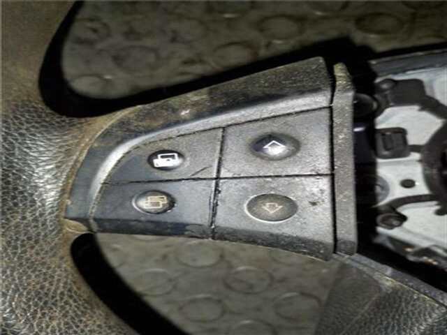 Foto 3ª: Volante Mercedes Clase B 150 2.0 180 CDI (245.207) [2.0 LTR. - 80 KW CDI CAT] [OM 640.940]