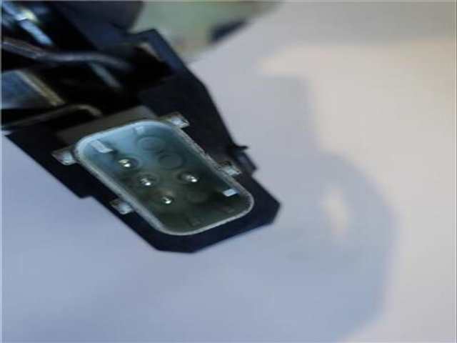 Foto 3ª: Cerradura Puerta Delantera Derecha Bmw Serie 7 720 2.5 725TDS 143CV 105KW [D/ 256T1] (1996)