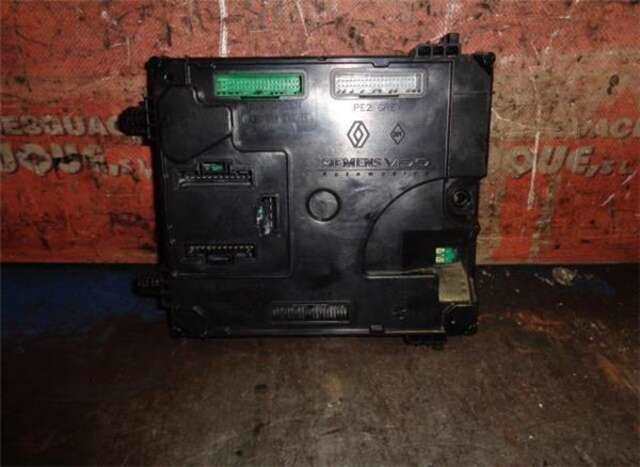 Foto 3ª: Caja Reles Fusibles Renault Laguna 2.0 AUTHENTIQUE [2.0 LTR. - 96 KW DCI DIESEL CAT] [M9RN744]