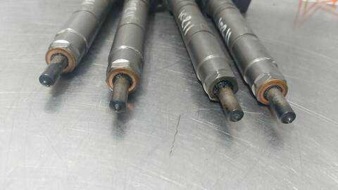 Foto 2ª: Inyectores Mercedes Vito 109 CDI LARGO 639.603) 95CV 70KW [646980] (2007)