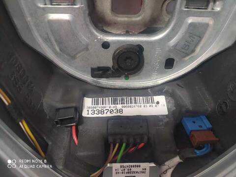 Foto 4ª: Volante Opel Meriva ESSENTIA 101CV 74KW [B14XER] (2014)