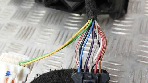 Foto 3ª: Retrovisor Izquierdo Peugeot 3008 1.2 THP/ PURETECH 130 MRHNSM MRHNSU MRHNSJ MRHNYW ... 131CV 96KW [HN02] (2017)