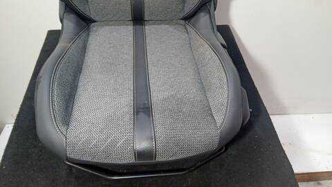 Foto 2ª: Asiento Delantero Izquierdo Peugeot 2008 1.2 PURETECH 100 101CV 74KW [HNK (EB2ADTD)] (2024)