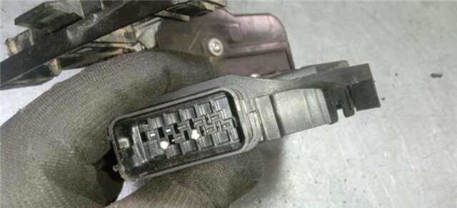 Foto 3ª: Cerradura Puerta Delantera Derecha Ford Focus 1.6 TDCI [HHDA]