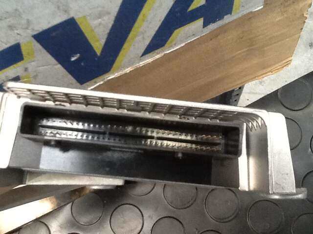 Foto 3ª: Centralita Airbag Renault Modus 1.500 DCI80CV/60KW [K9K 750] (2005)