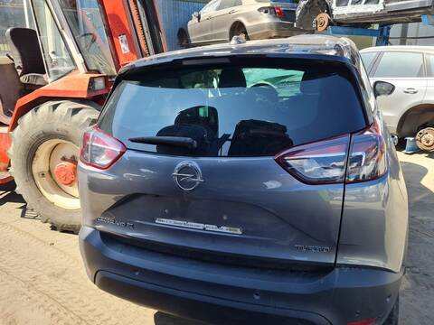 Portón Opel Crossland 1.2 75) 131CV 96KW