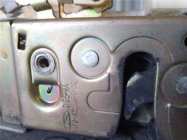 Cerradura Puerta Delantera Derecha Ford Fiesta 1.3 PORTO [1.3 LTR. - 44 KW CAT]